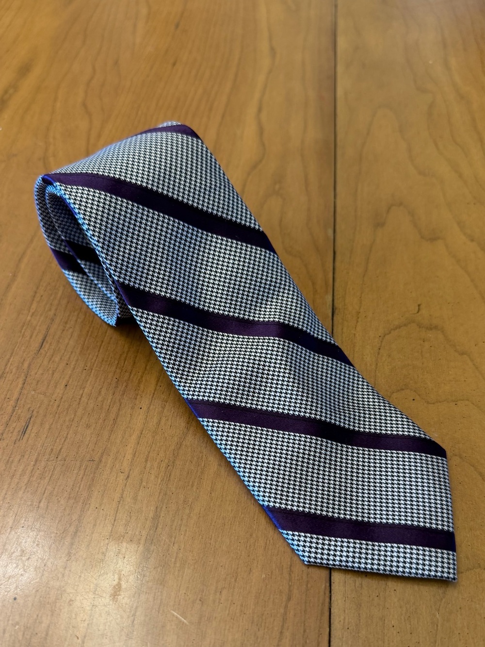 DKNY 100% Silk Plum Houndstooth Tie | Business Casual Academia Corporate Dapper